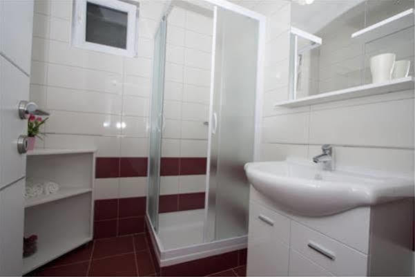 Guest House Burin Mlini Luaran gambar