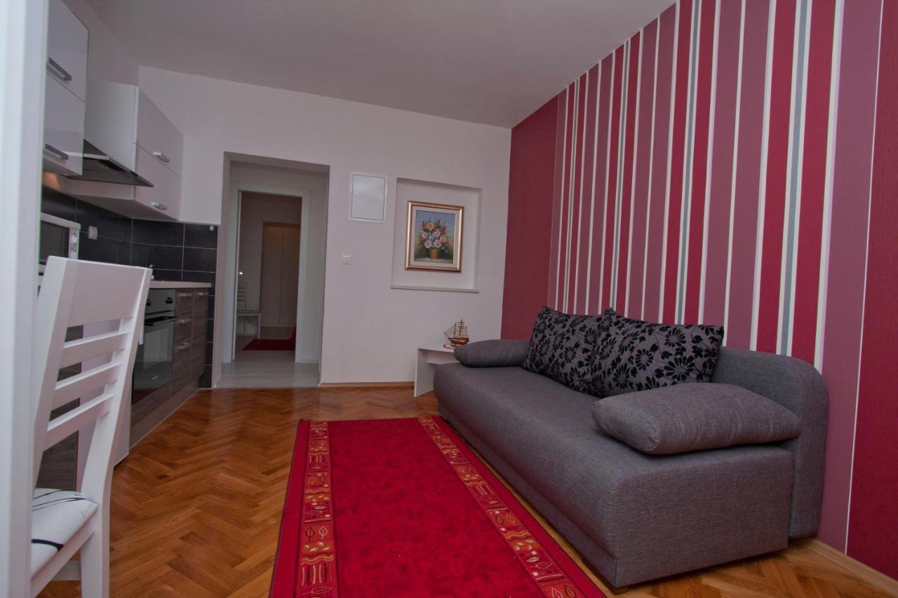 Guest House Burin Mlini Luaran gambar